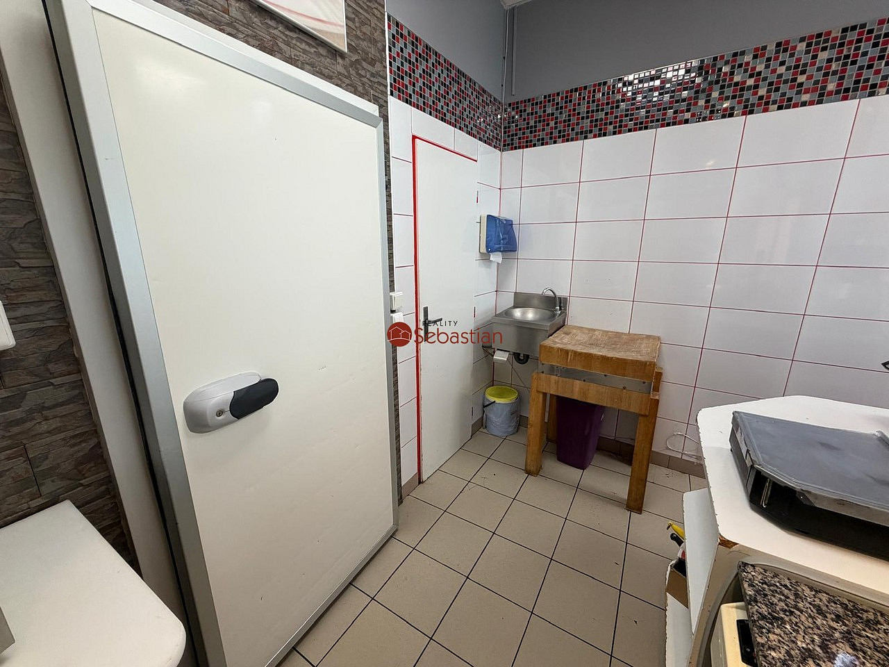 Pronájem obchodních prostor 38 m² – fotografie 5