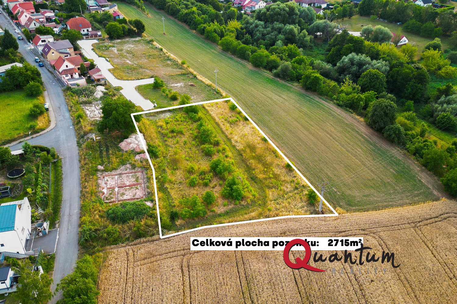 Prodej stavebního pozemku 2 715 m²