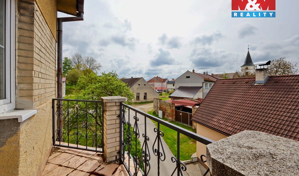 Prodej domu 330 m² s pozemkem 264 m², Černovice – náhled fotky 2