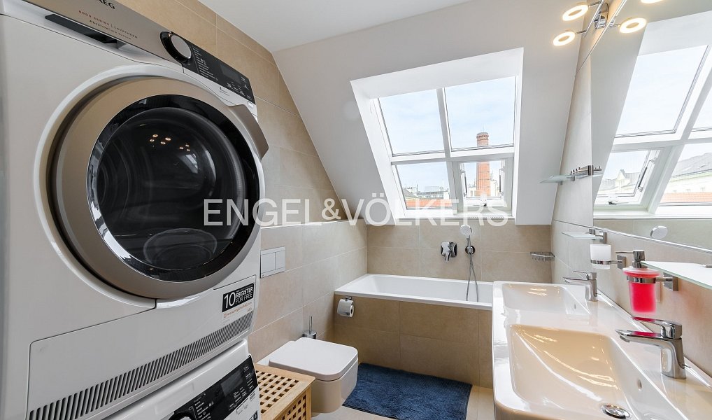 Pronájem bytu 4+kk 140 m², Praha – náhled fotky 10