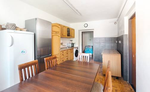 Prodej bytu 3+1 101 m², Náměstí Republiky, Městec Králové, okres Nymburk