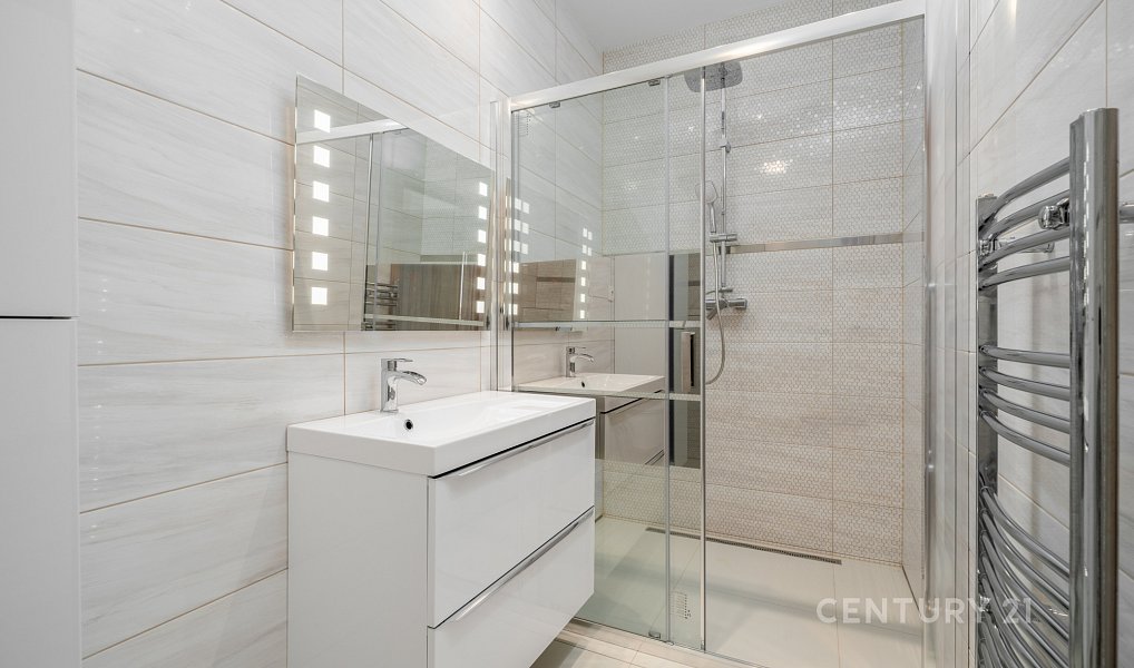 Prodej domu 253 m² s pozemkem 426 m², Rabakov – náhled fotky 19