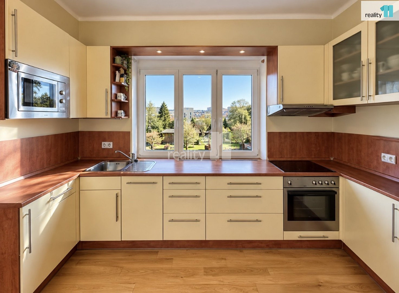 Prodej domu 140 m² s pozemkem 227 m² – fotografie 2