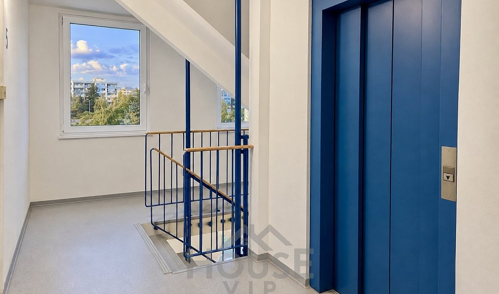 Prodej bytu 2+kk 44 m², Praha – náhled fotky 9