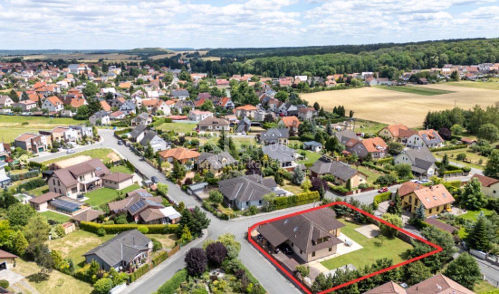 Prodej domu 338 m² s pozemkem 1 259 m², Lány – náhled fotky 4