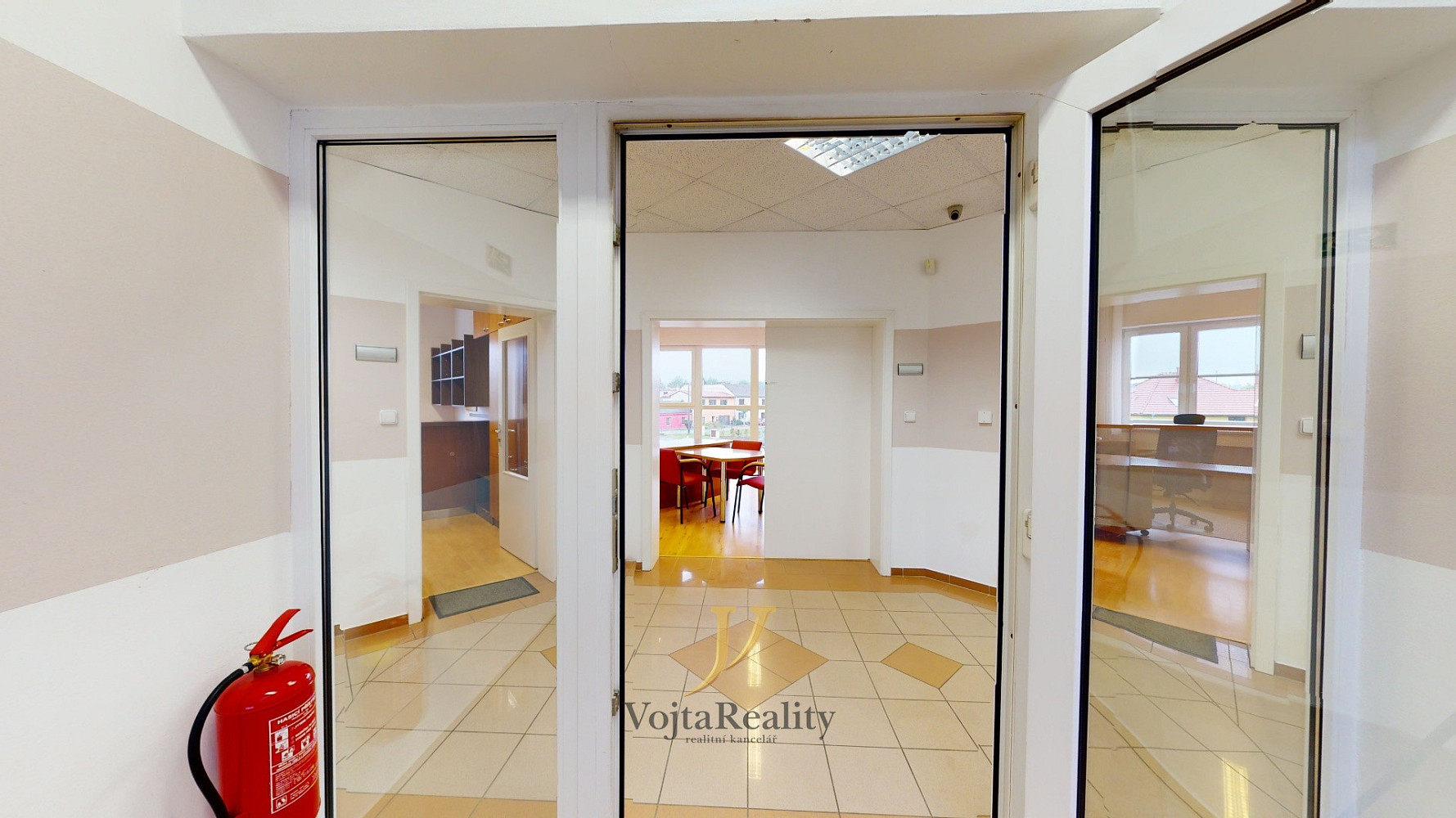 Pronájem kanceláře 195 m² – fotografie 4