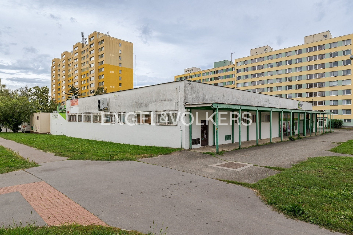 Pronájem skladovacích prostor 1 050 m²