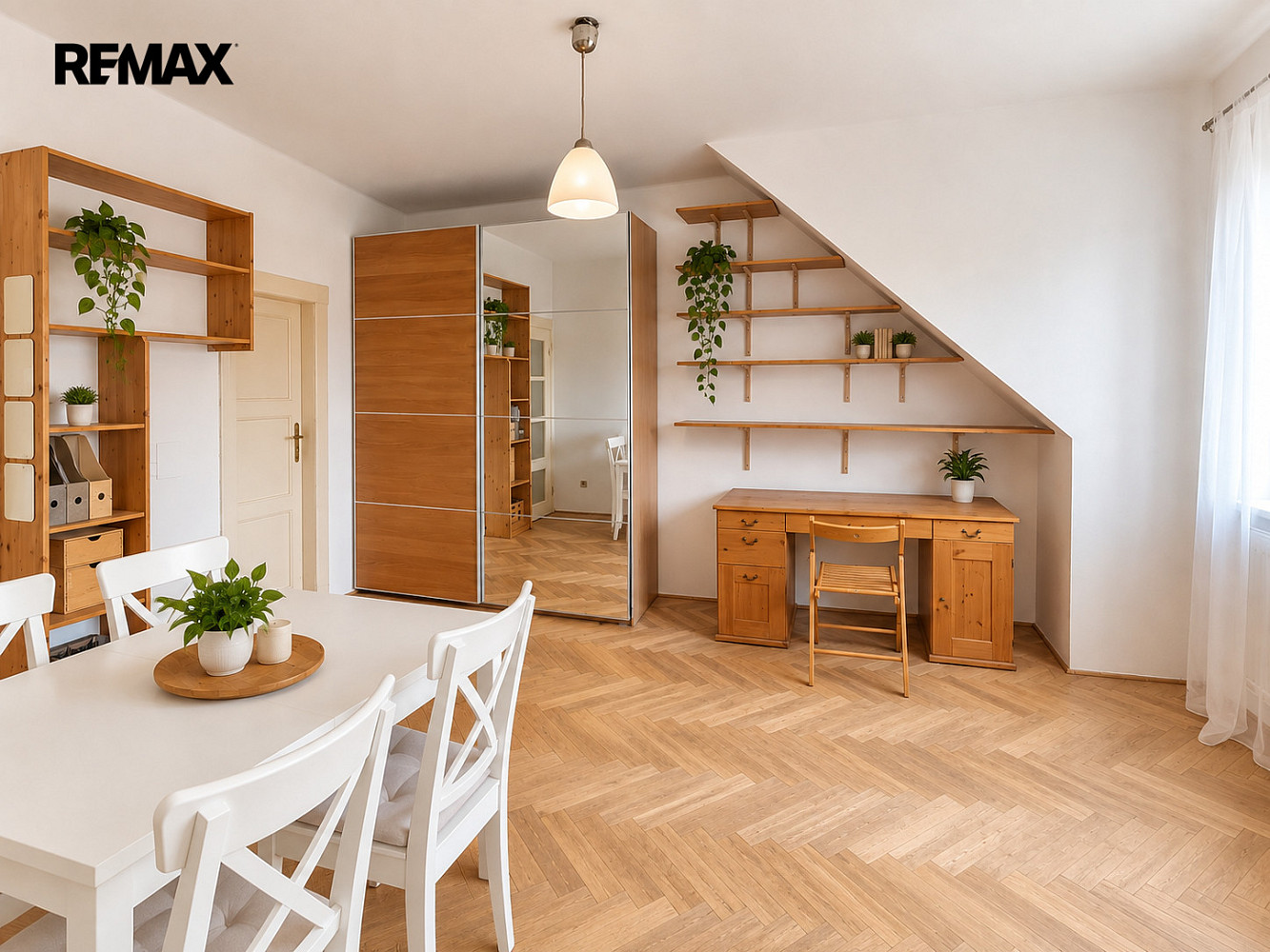 Pronájem bytu 2+1 40 m² – fotografie 3
