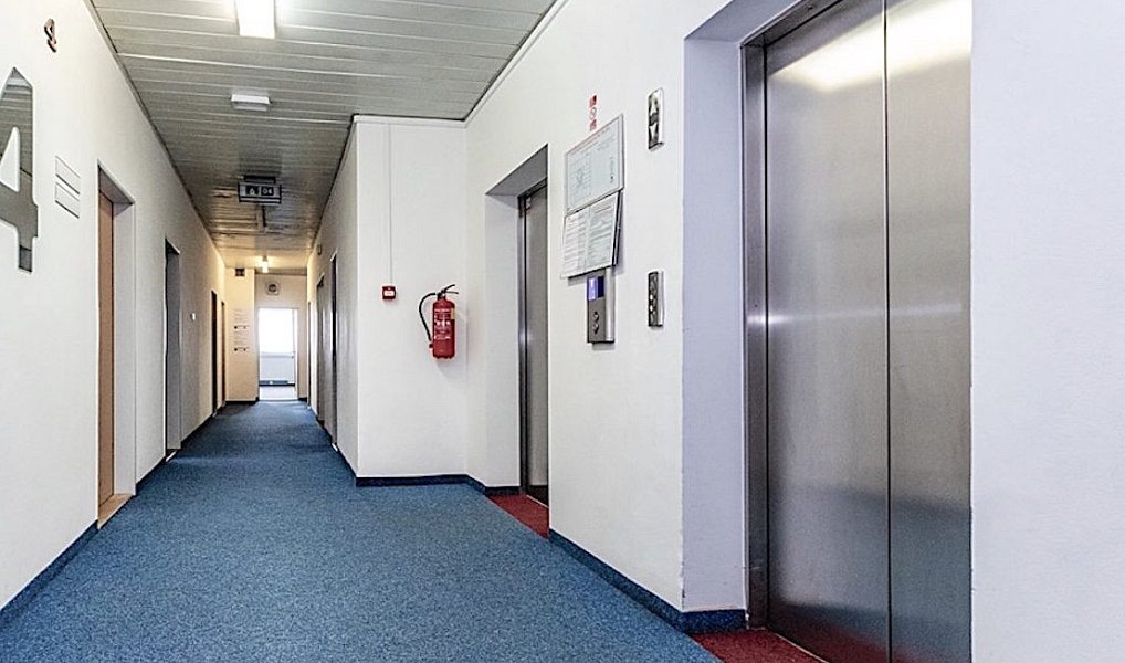 Pronájem kanceláře 53 m², Vestec – náhled fotky 10