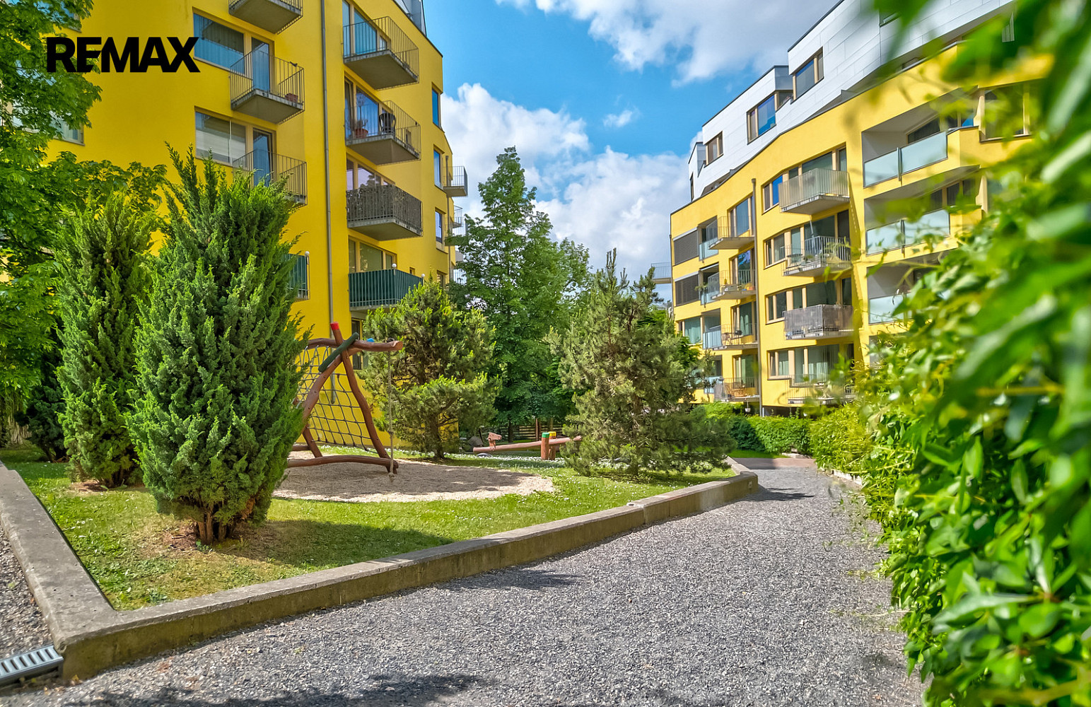 Pronájem bytu 4+kk 116 m² — photo 2