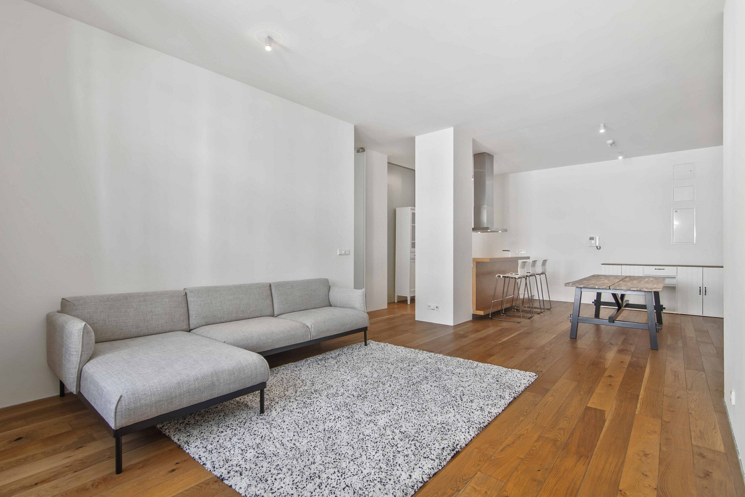 Pronájem bytu 3+kk 109 m² — photo 2