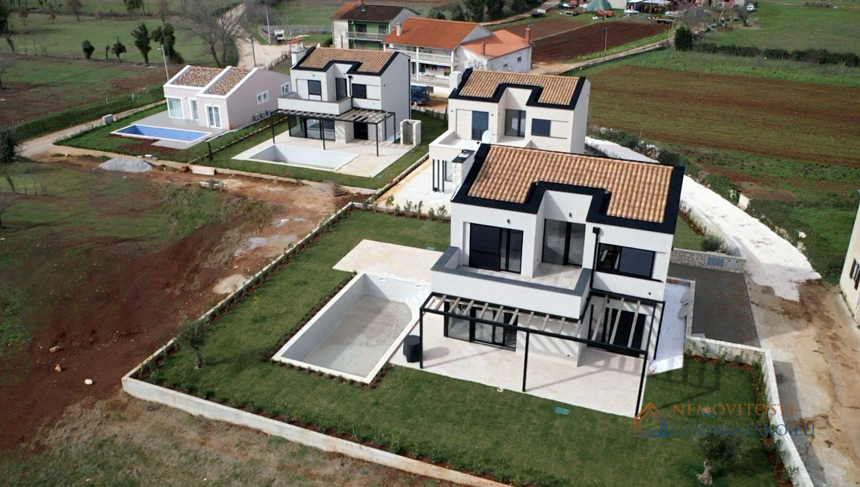 Prodej domu 211 m² s pozemkem 513 m² - Widok 5