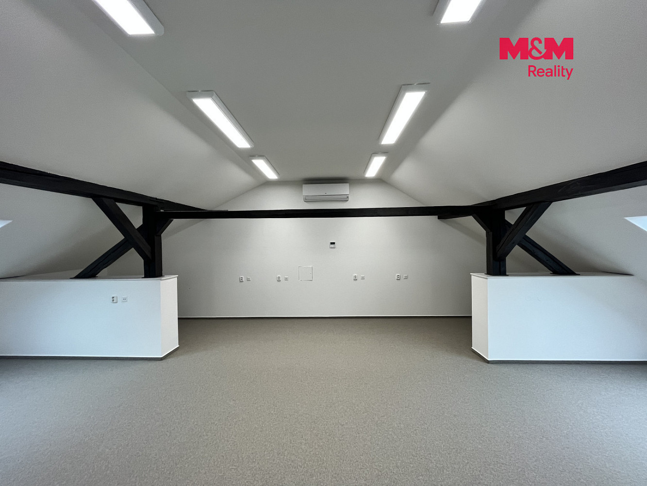 Pronájem kanceláře 150 m² – fotografie 3