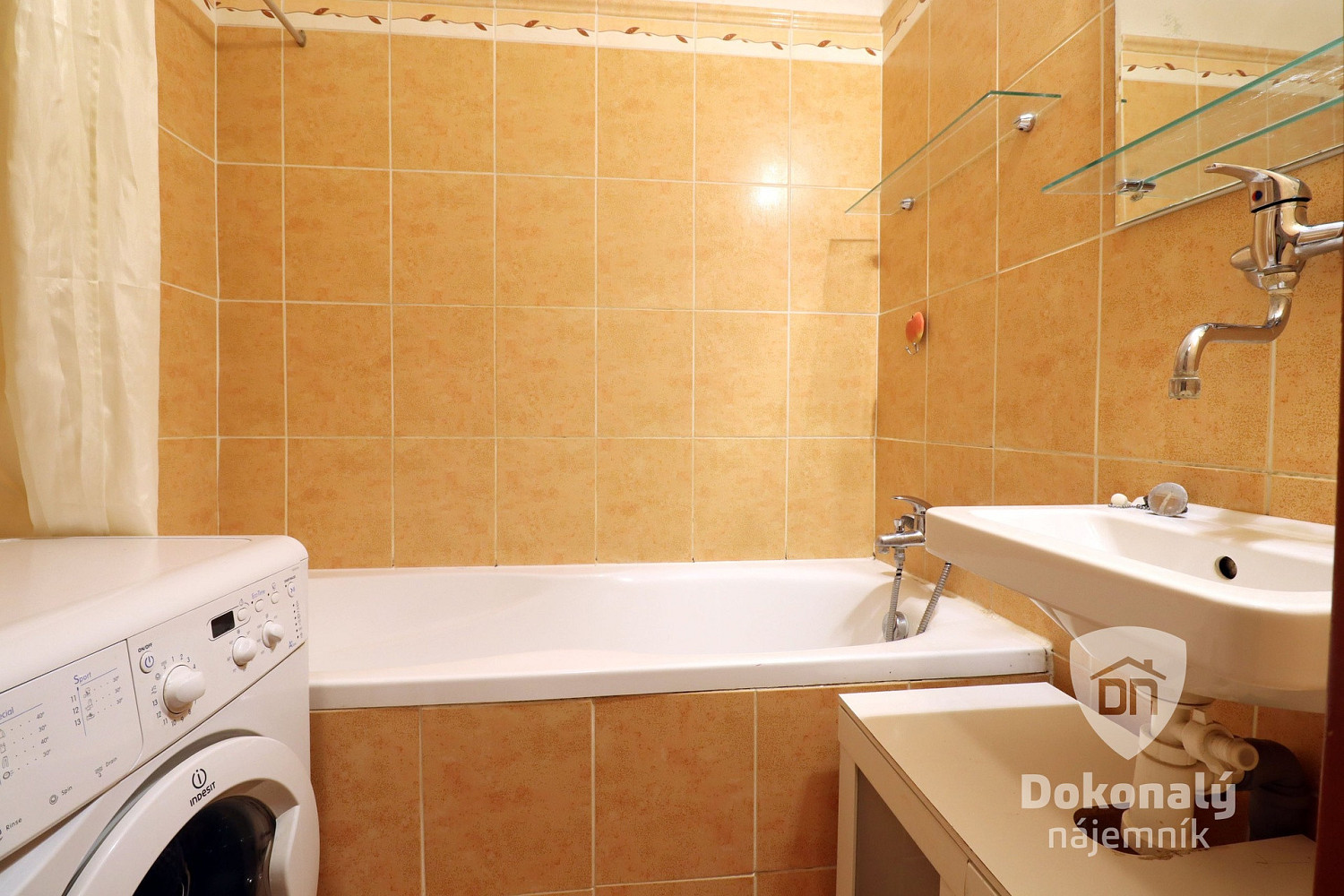Pronájem bytu 2+1 49 m² – fotografie 3