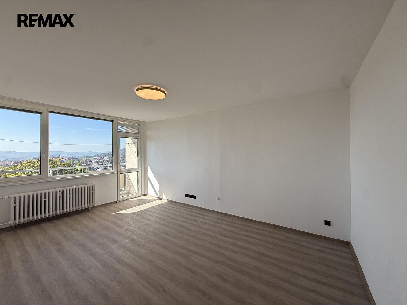 Pronájem bytu 3+1 66 m² – fotografie 3