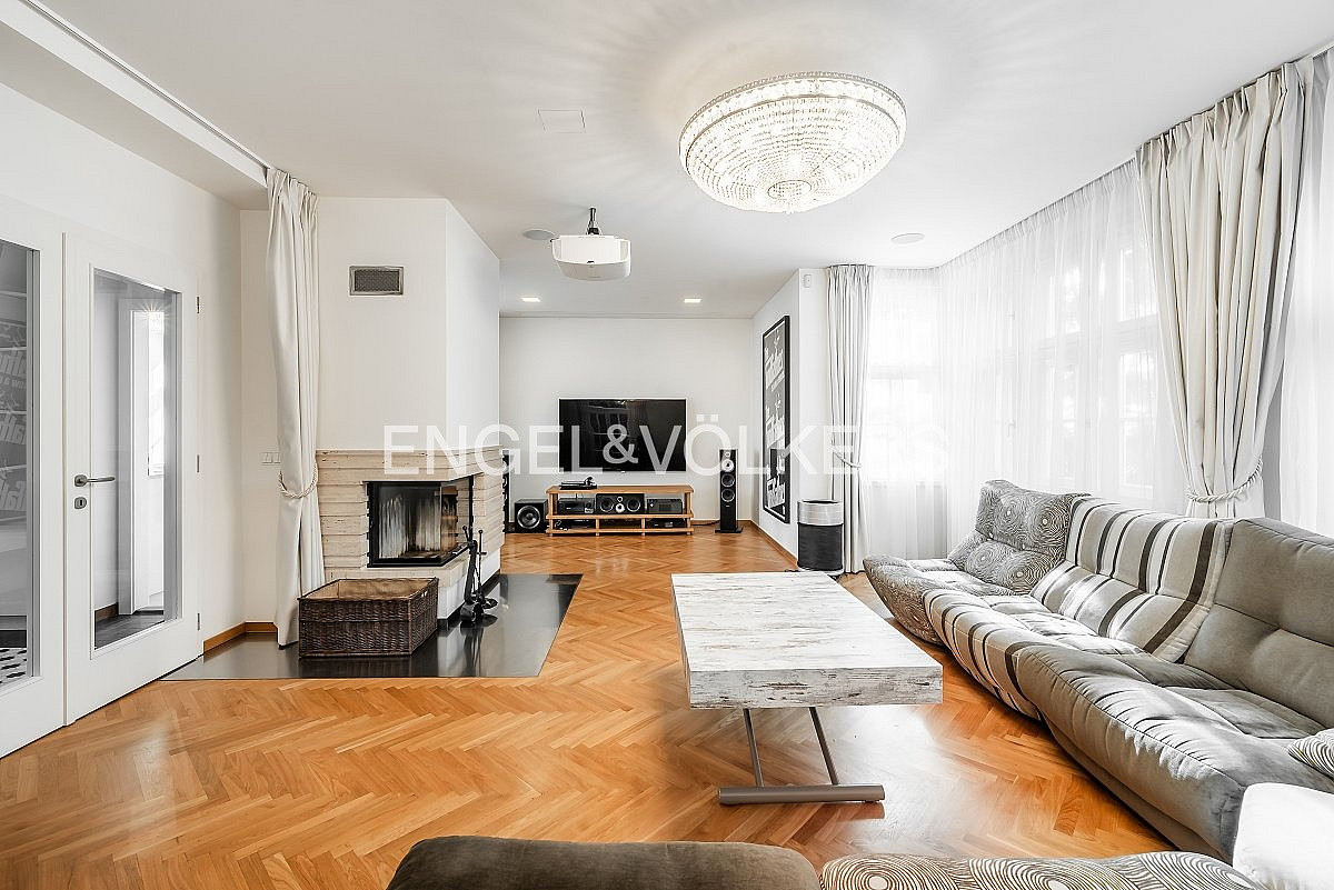 Pronájem domu 434 m² s pozemkem 600 m² – fotografie 3