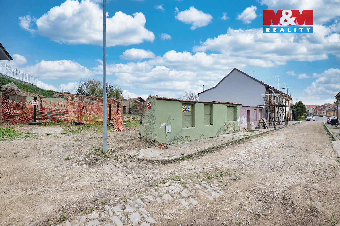 Prodej stavebního pozemku 800 m² – pohled 6