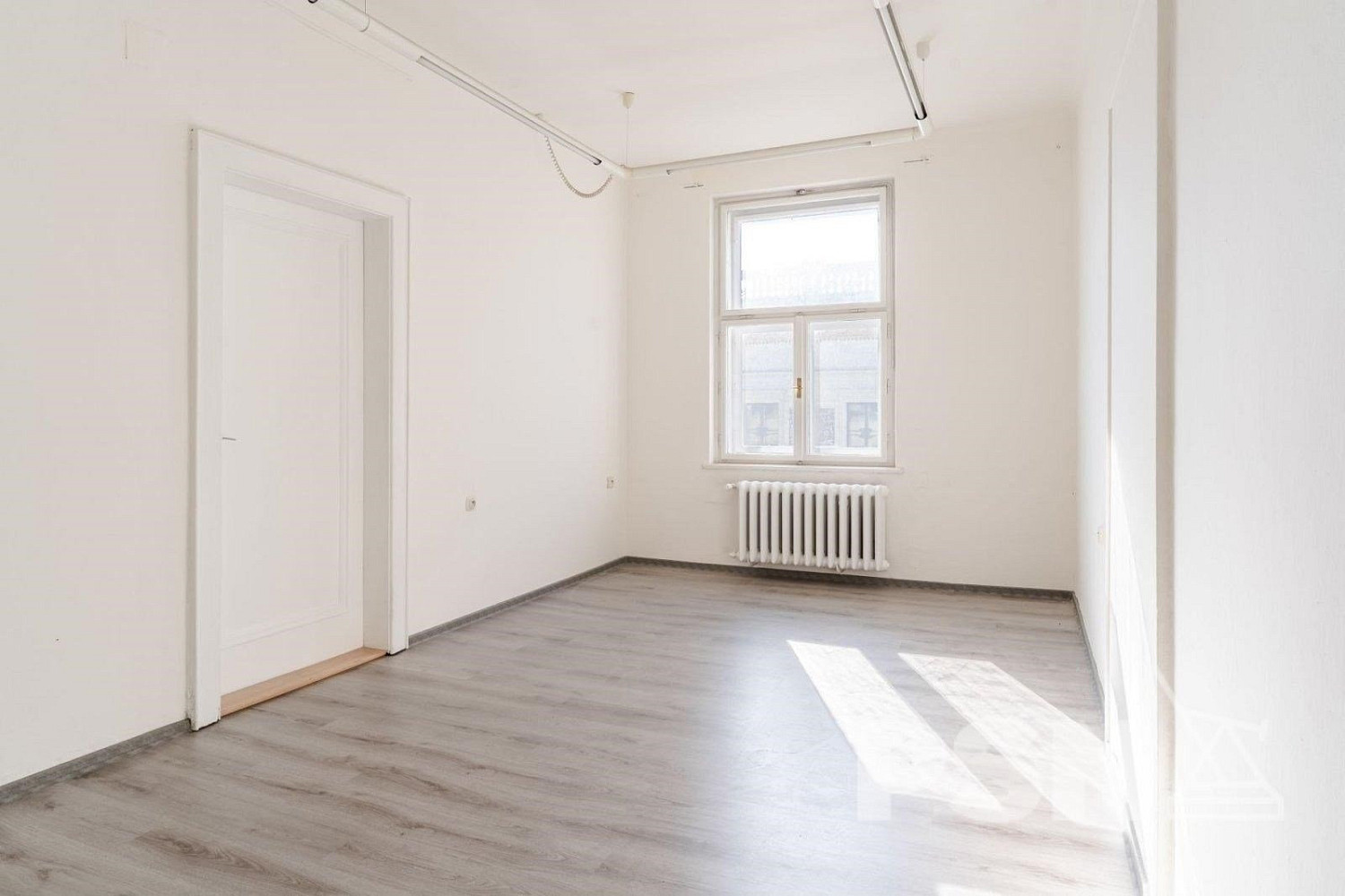 Pronájem kanceláře 50 m² — photo 5