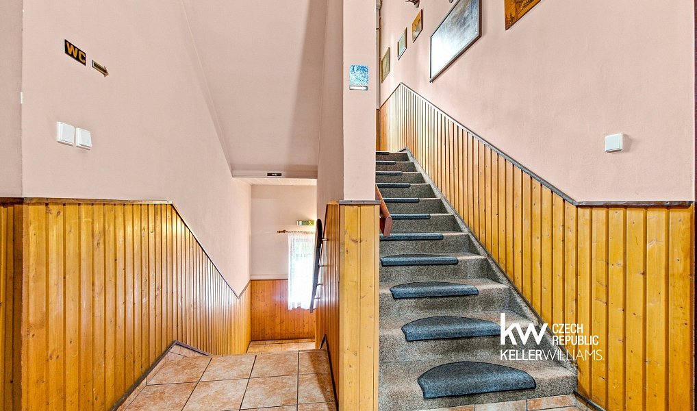 Prodej ubytovacího objektu 1 601 m², Rumburk – náhled fotky 36