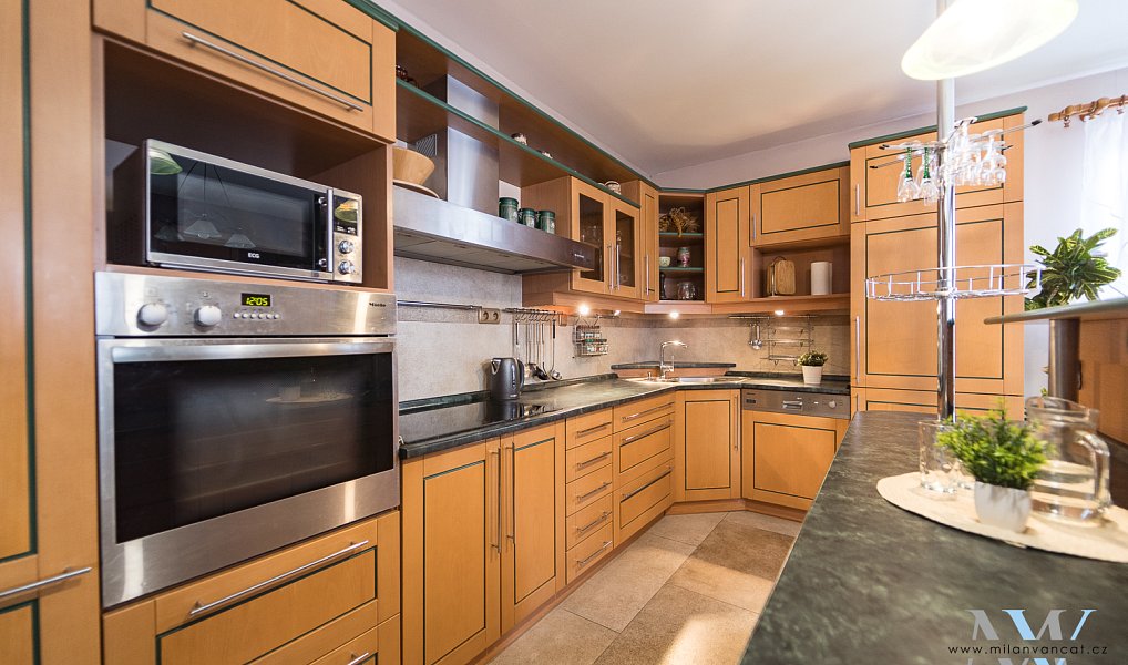 Prodej domu 250 m² s pozemkem 633 m², Dobříš – náhled fotky 9