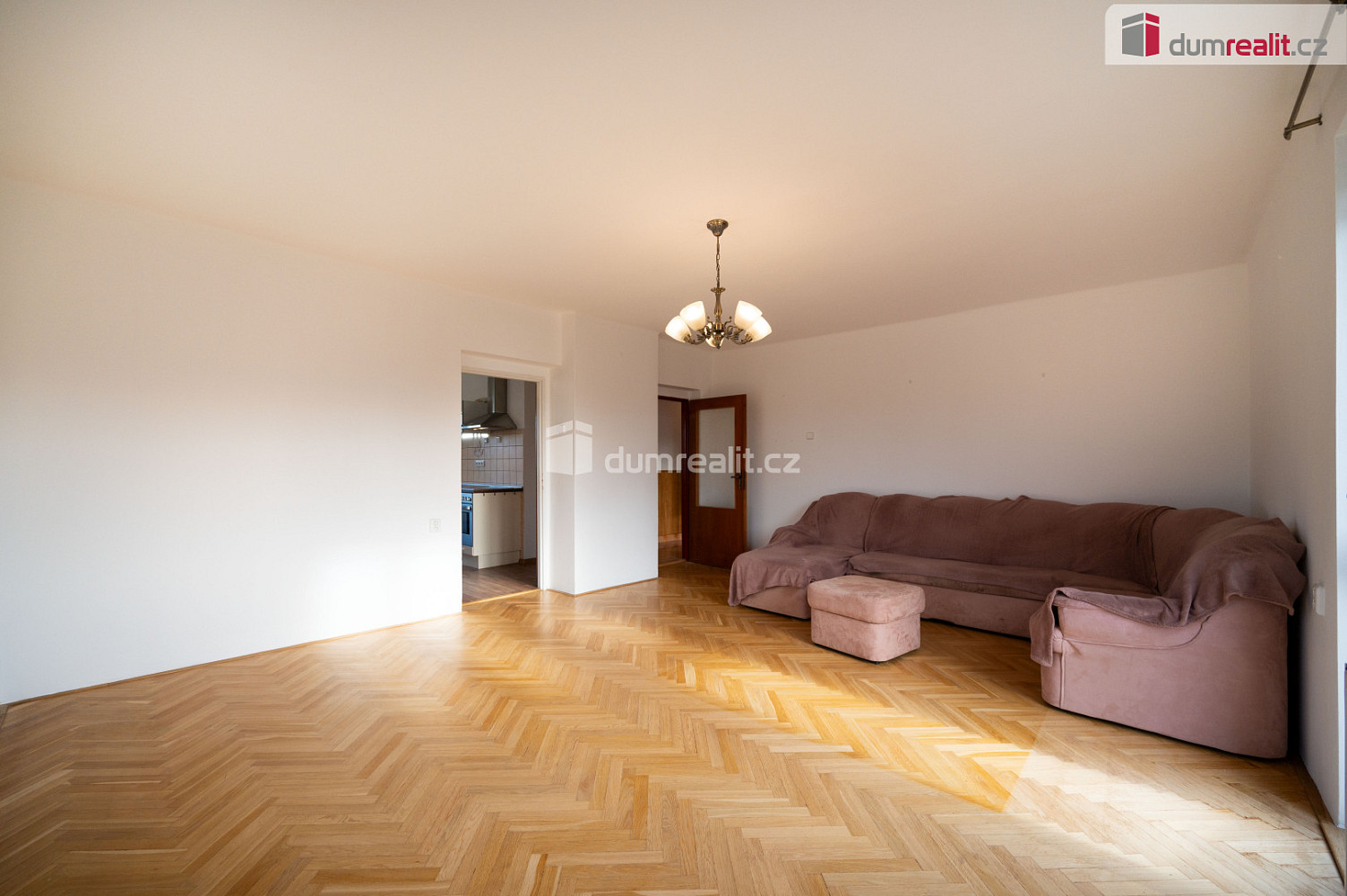 Pronájem domu 241 m² s pozemkem 826 m² — photo 4