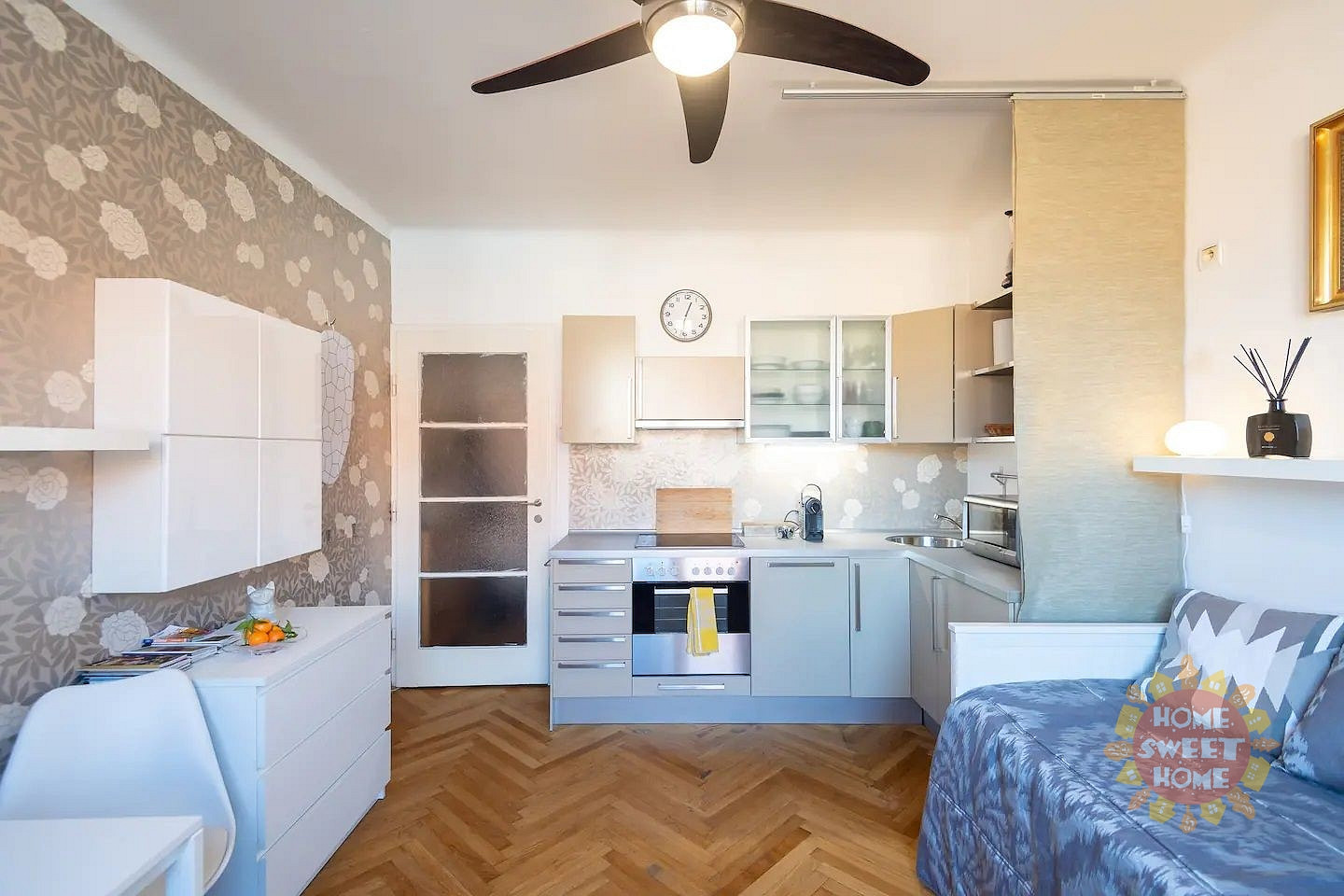 Pronájem bytu 1+kk 24 m² – fotografie 3