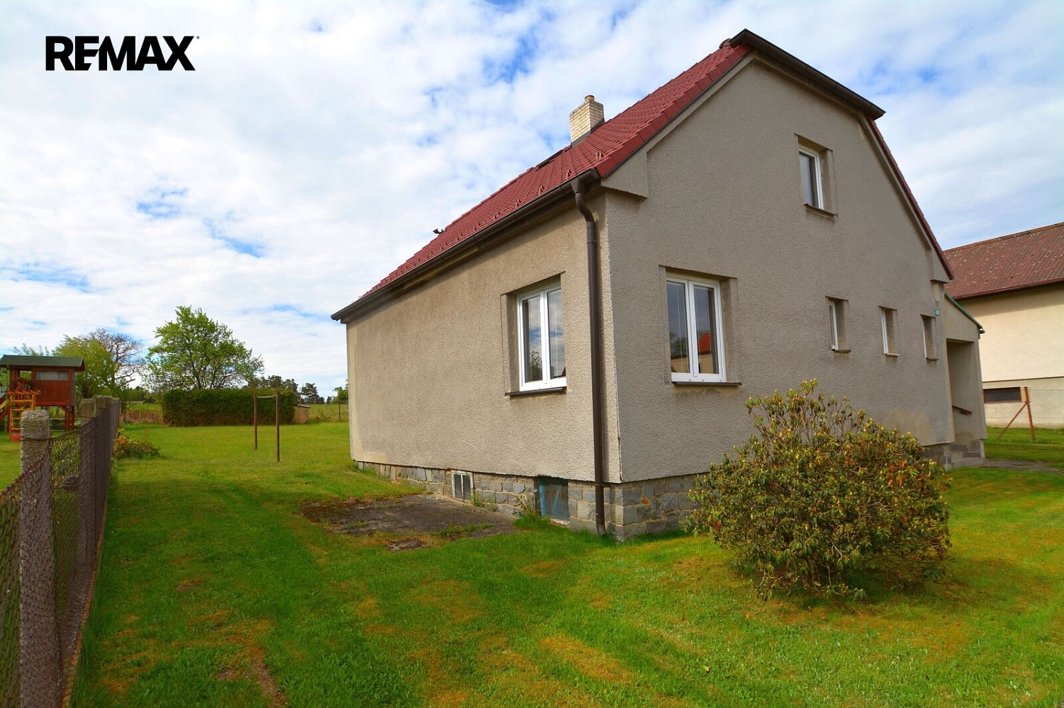 Prodej domu 187 m² s pozemkem 344 m² – fotografie 2