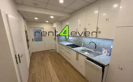 Pronájem bytu 2+1 49 m², Podbabská, Praha 6 - Bubeneč