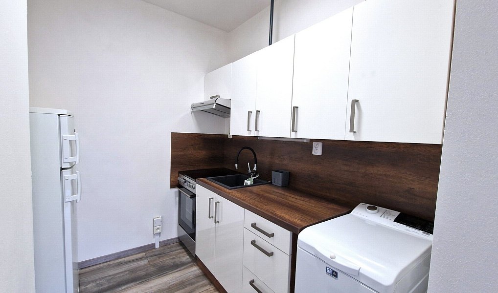Pronájem bytu 2+kk, 43 m², Kamýk, Praha 12, Praha