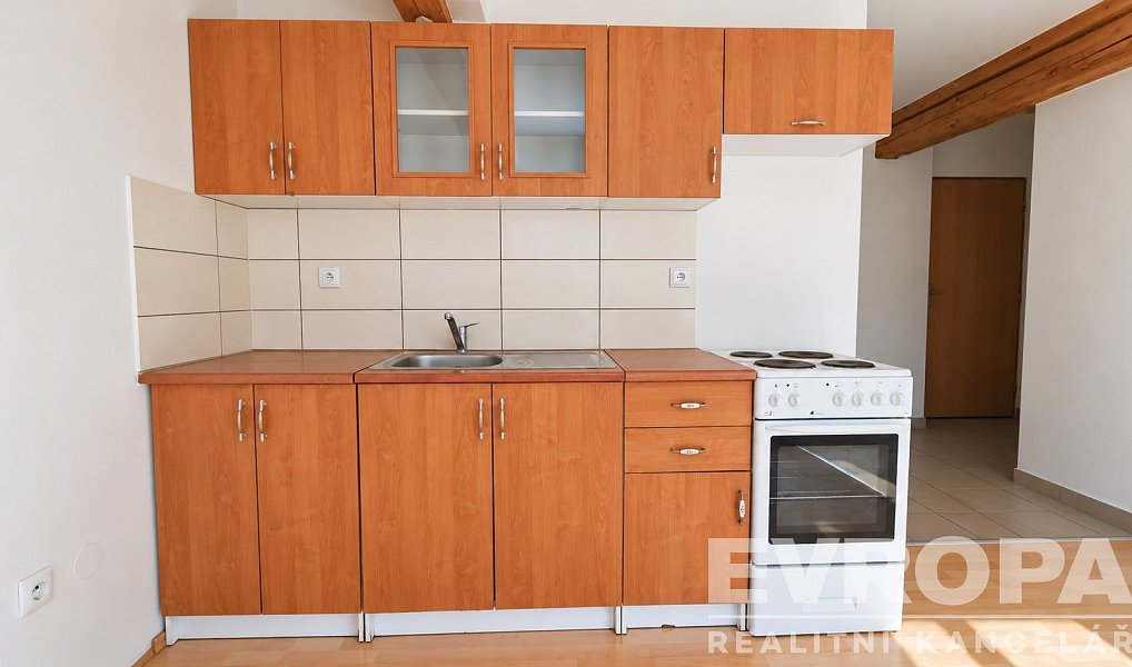 Pronájem bytu 1+kk 28 m², Horní Maršov – náhled fotky 4
