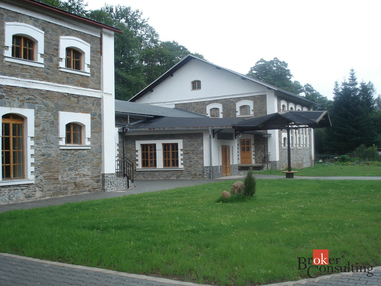 Prodej komerčního objektu (jiného typu) 2 115 m² – fotografie 2