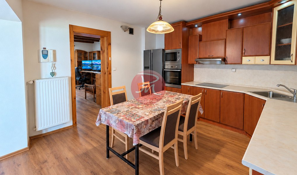 Prodej domu 340 m² s pozemkem 1 272 m², Hranice – náhled fotky 3