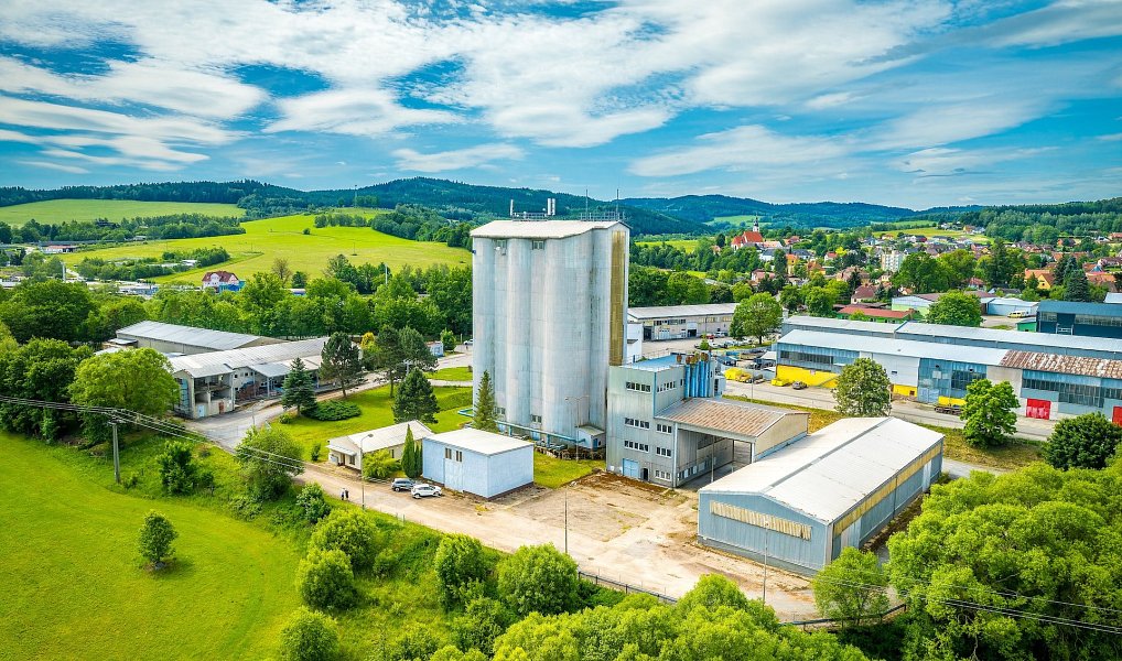 Prodej výrobních prostor 9 957 m², Kájov – náhled fotky 3