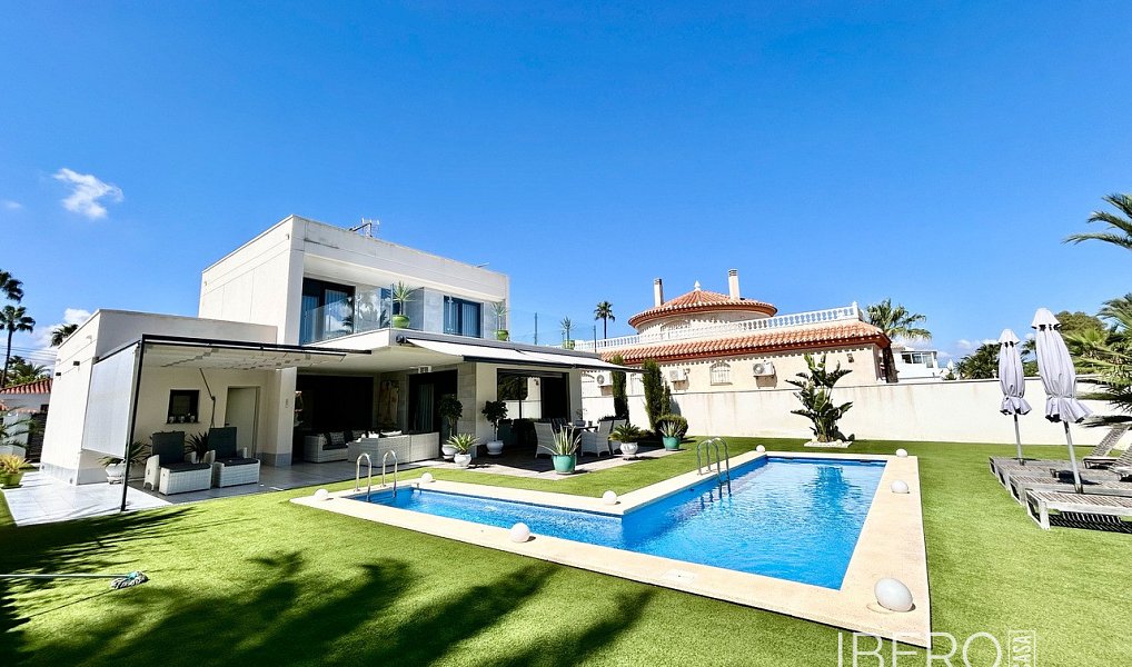 Prodej rodinného domu, 174 m², Los Urrutias