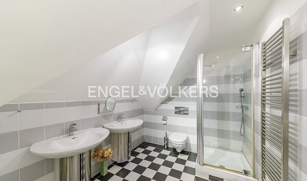Pronájem domu 514 m² s pozemkem 644 m², Praha – náhled fotky 12