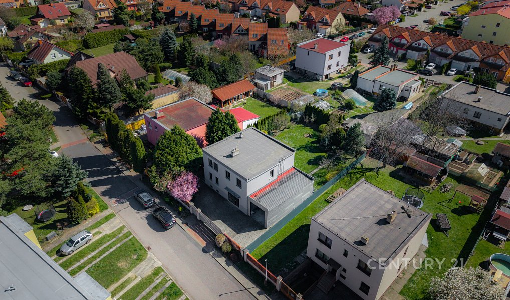 Prodej domu 217 m² s pozemkem 800 m², Nehvizdy – náhled fotky 2