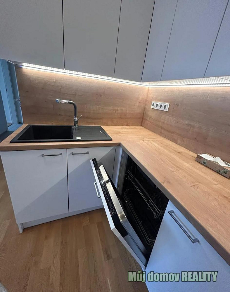 Pronájem bytu 2+kk 53 m² — photo 2
