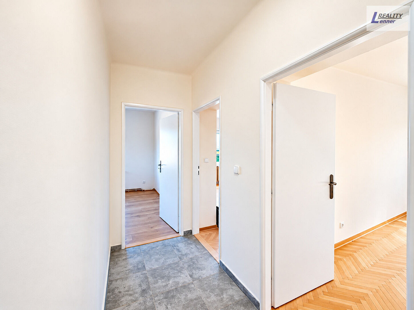 Prodej komerčního objektu (jiného typu) 218 m² – fotografie 5