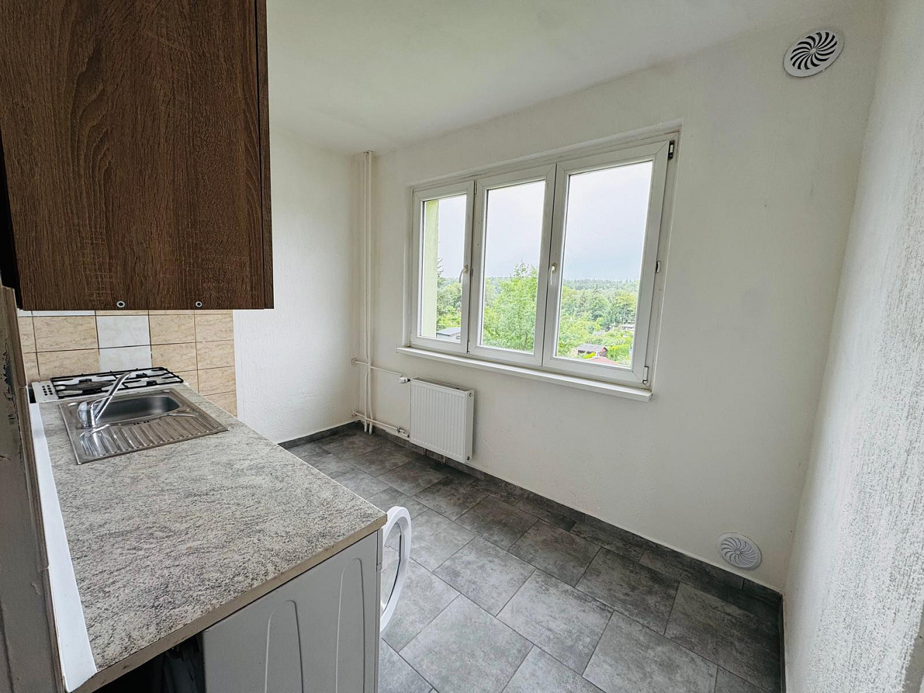 Pronájem bytu 1+1 36 m² – fotografie 2