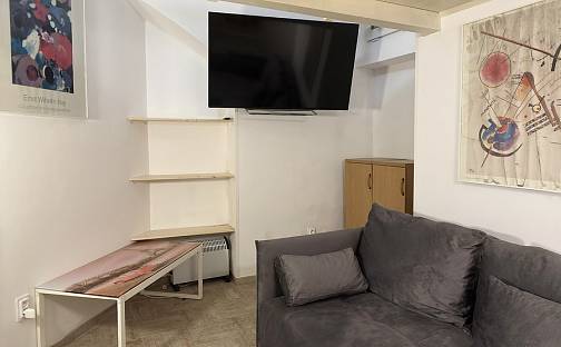 Prodej bytu 1+1 25 m², Pod Kavalírkou, Praha 5 - Košíře