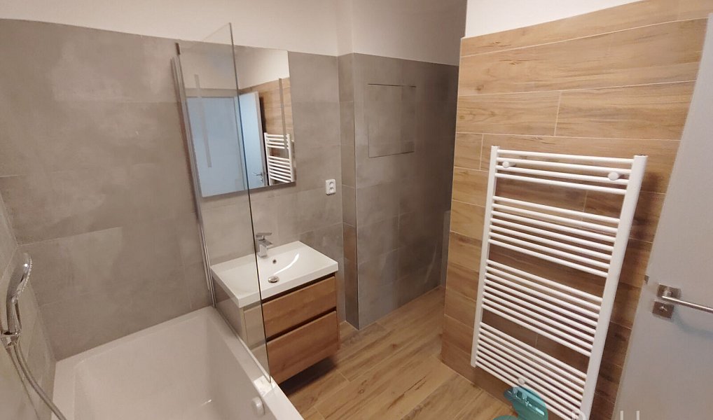 Pronájem bytu 4+kk 86 m², Trhové Sviny – náhled fotky 9