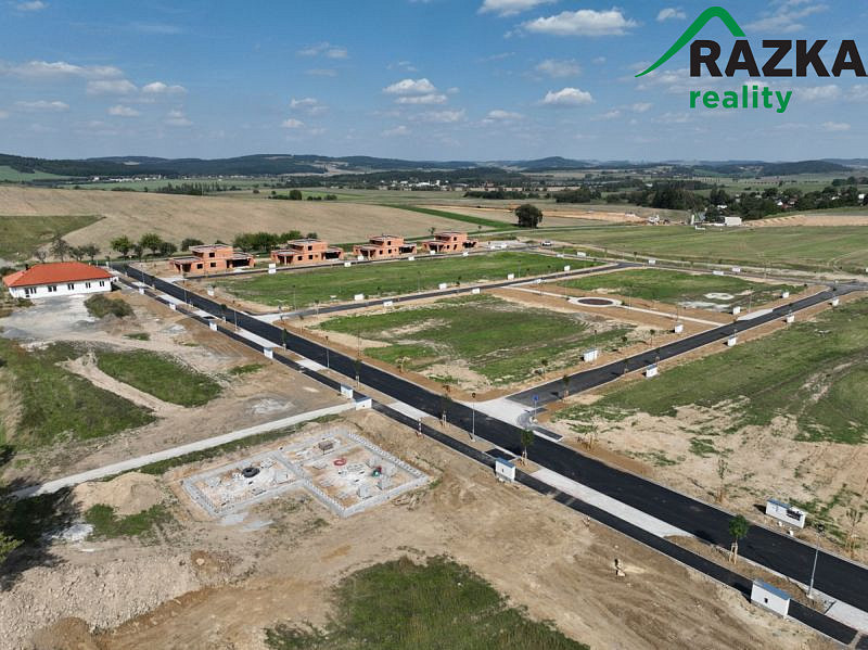 Prodej stavebního pozemku 1 237 m²