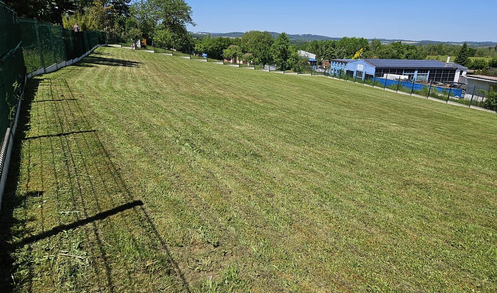 Prodej stavebního pozemku 1 702 m², Divišov – náhled fotky 8
