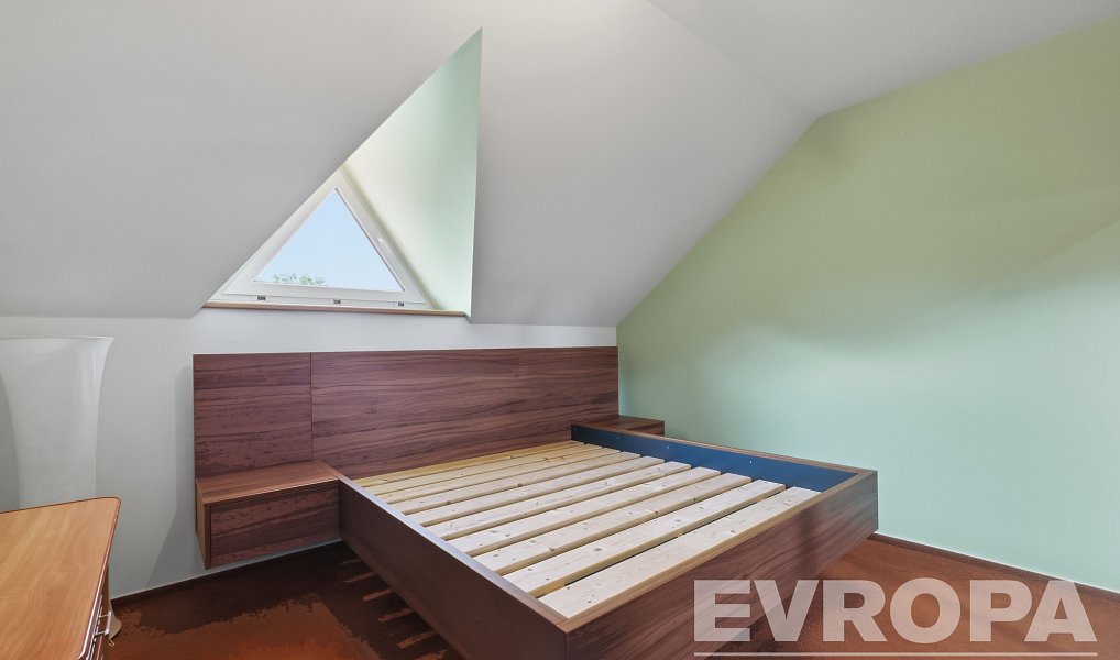 Prodej domu 155 m² s pozemkem 1 058 m², Roudnice – náhled fotky 14