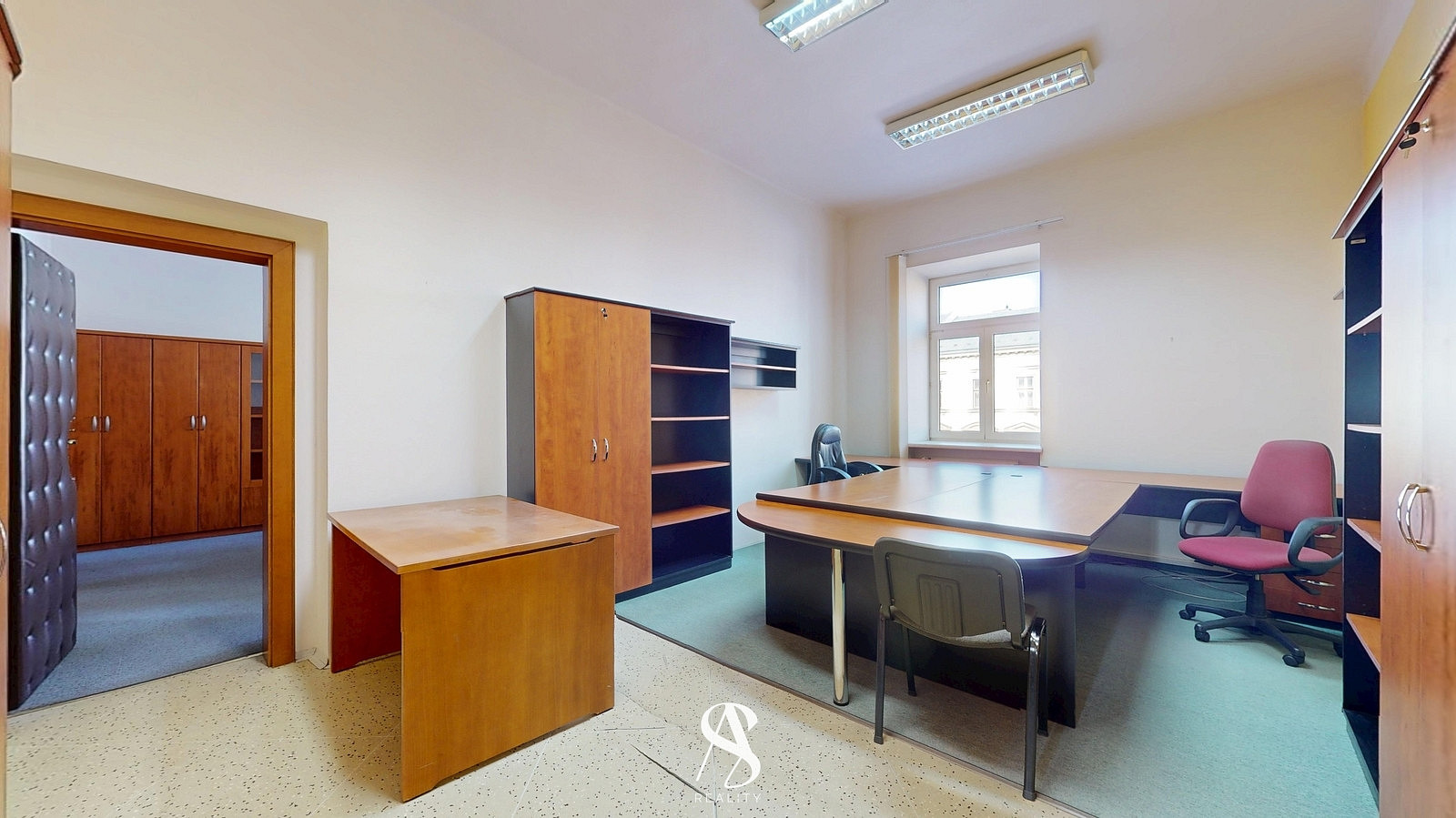 Pronájem kanceláře 233 m² – fotografie 5