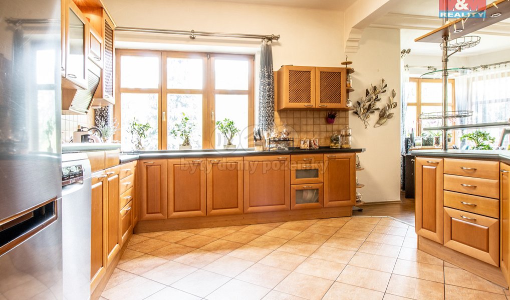 Prodej domu 250 m² s pozemkem 2 077 m², Nový Bor – náhled fotky 10