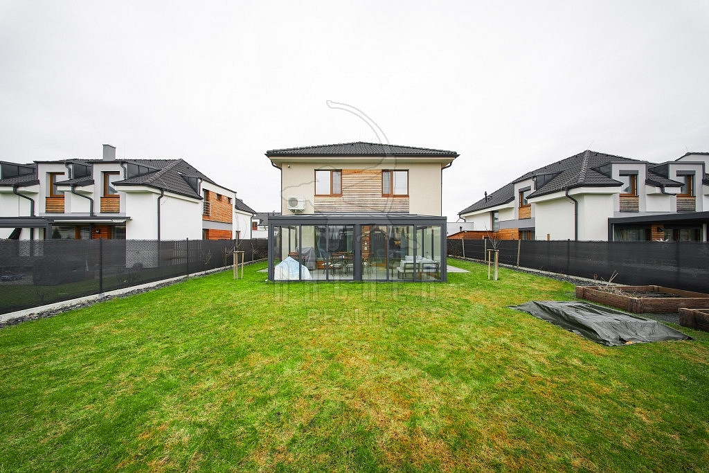 Prodej domu 168 m² s pozemkem 472 m² – fotografie 3