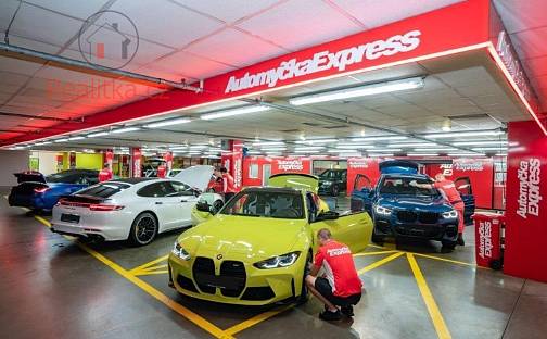 Pronájem obchodních prostor 300 m²