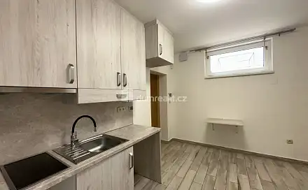 Pronájem bytu 1+1 30 m², Zámecká, Mikulov, okres Břeclav