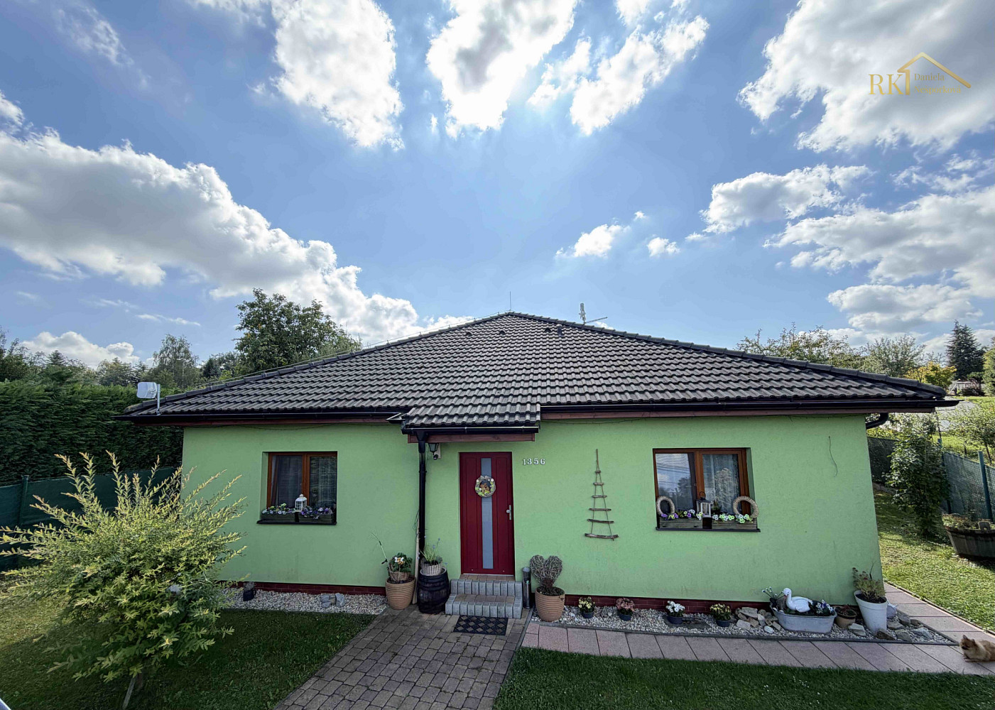 Prodej domu 1 085 m² s pozemkem 953 m²